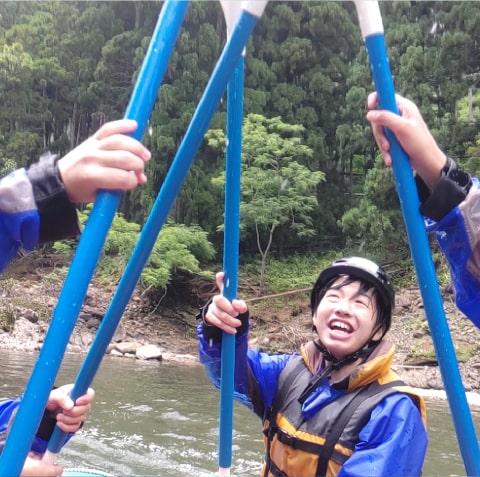 学校行事の様子をまとめたコラージュ写真。運動会、文化祭、授業風景などで構成されている。