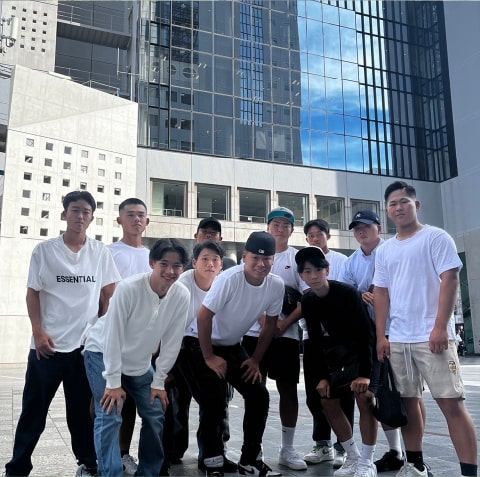 学校行事の様子をまとめたコラージュ写真。運動会、文化祭、授業風景などで構成されている。