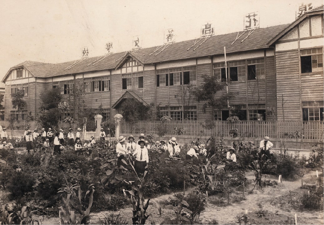 昭和初期のころの学校の外観